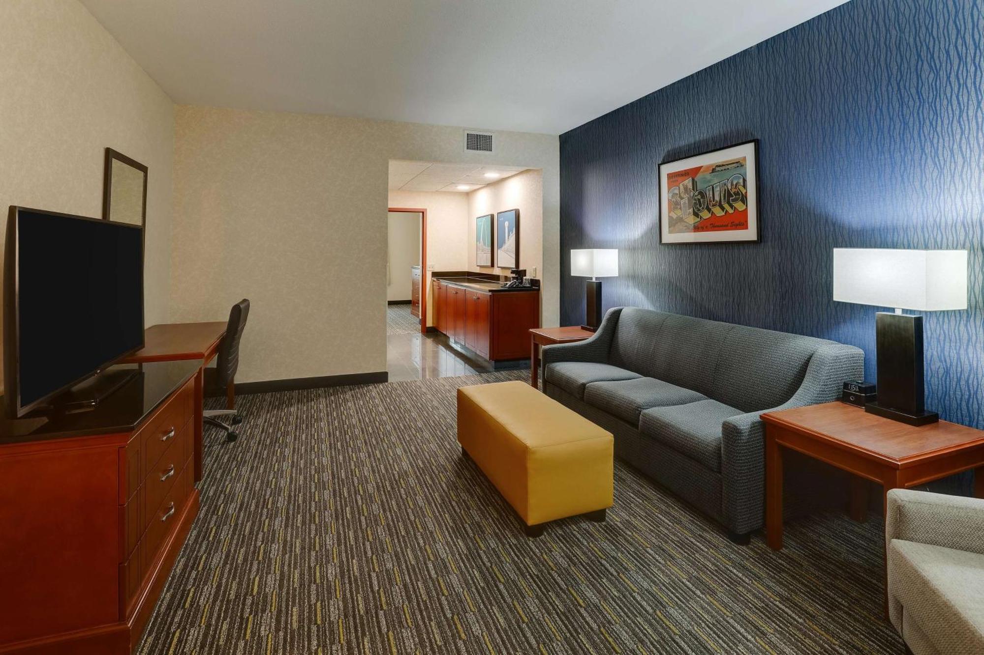 Drury Inn & Suites St. Louis Arnold Exterior photo